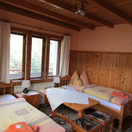 Самостоятелни Стаи „Рози” Casa de hóspedes